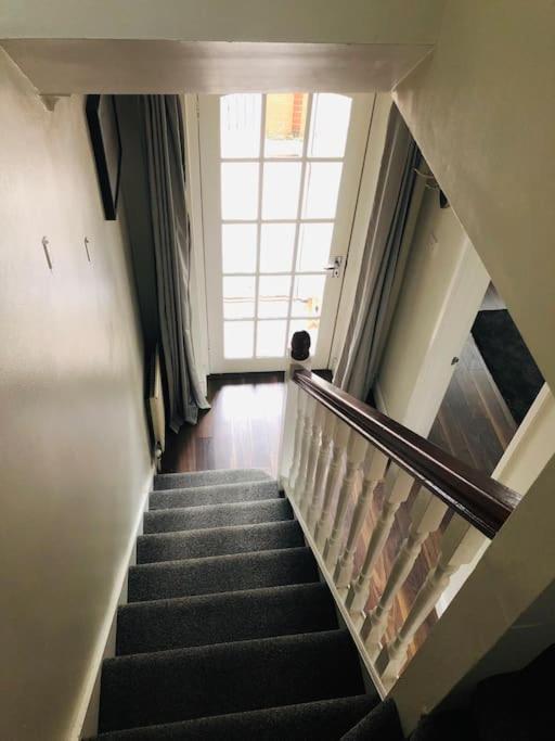 Cosy Two Bed Terraced House 7Min Drive From City Belfast Zewnętrze zdjęcie
