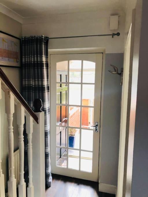 Cosy Two Bed Terraced House 7Min Drive From City Belfast Zewnętrze zdjęcie