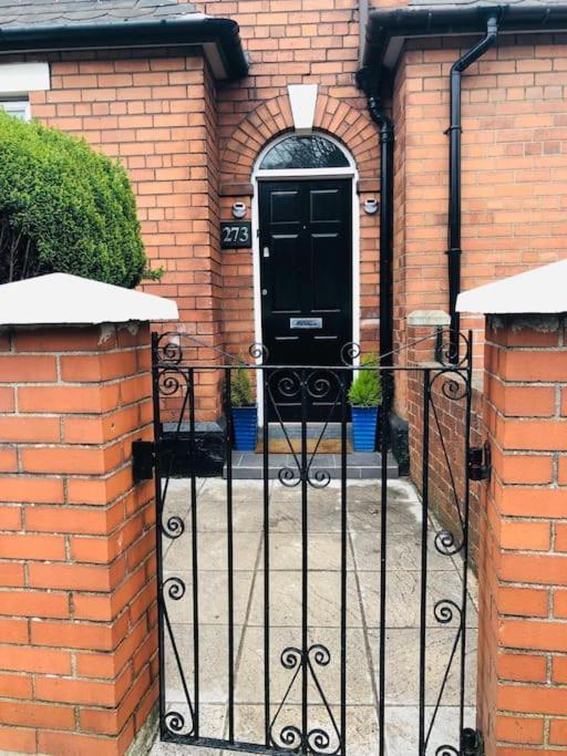 Cosy Two Bed Terraced House 7Min Drive From City Belfast Zewnętrze zdjęcie