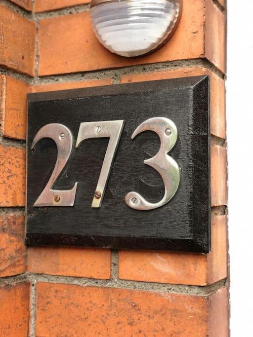 Cosy Two Bed Terraced House 7Min Drive From City Belfast Zewnętrze zdjęcie