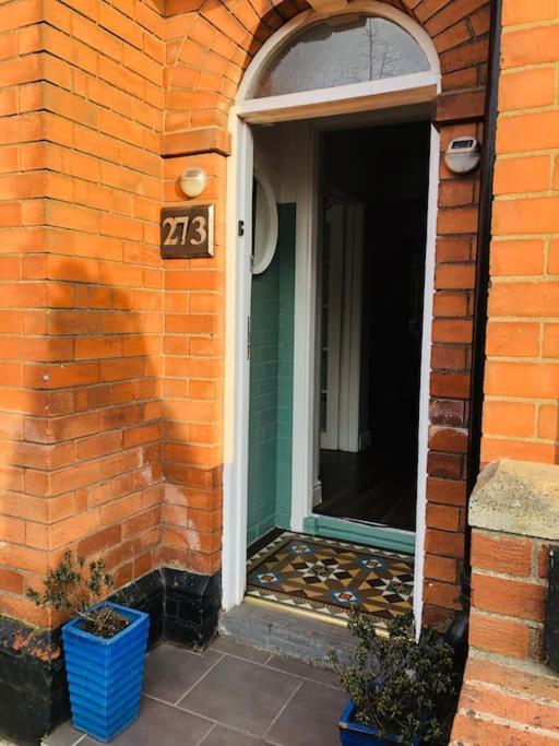 Cosy Two Bed Terraced House 7Min Drive From City Belfast Zewnętrze zdjęcie