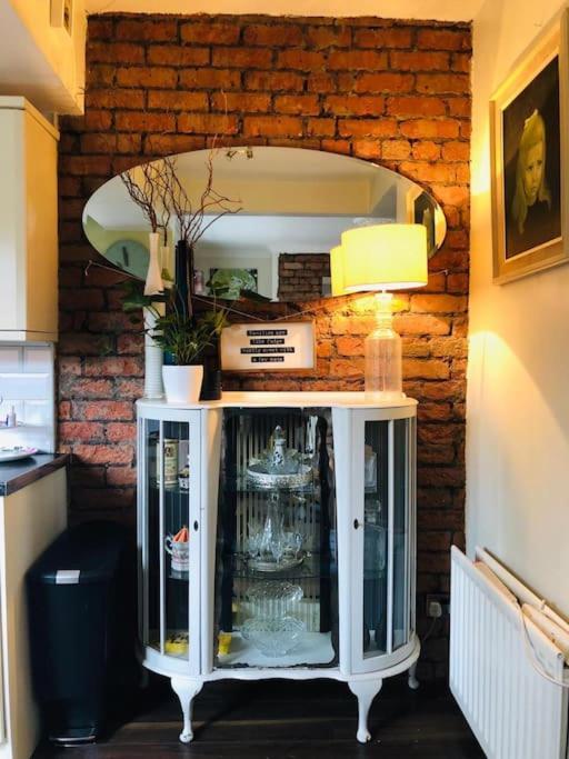Cosy Two Bed Terraced House 7Min Drive From City Belfast Zewnętrze zdjęcie